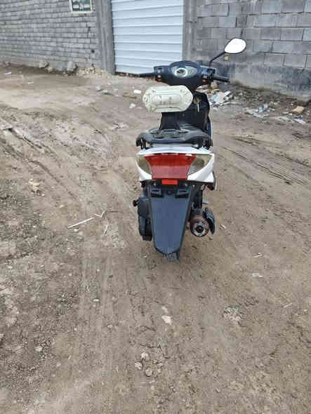 سلام عليكم شباب دراجه سكنس للبيع نثيه دراجه كامله من كلشي كلوبات اشاير اصطاب سلف بريكات نكره سلف كامله من كلشي نهضه تخبل فقط مفيلس المكان قرنه الشرش الجلعه رقم الهاتف وتساب *********** سعر 475 بيها مجال الطيبين
