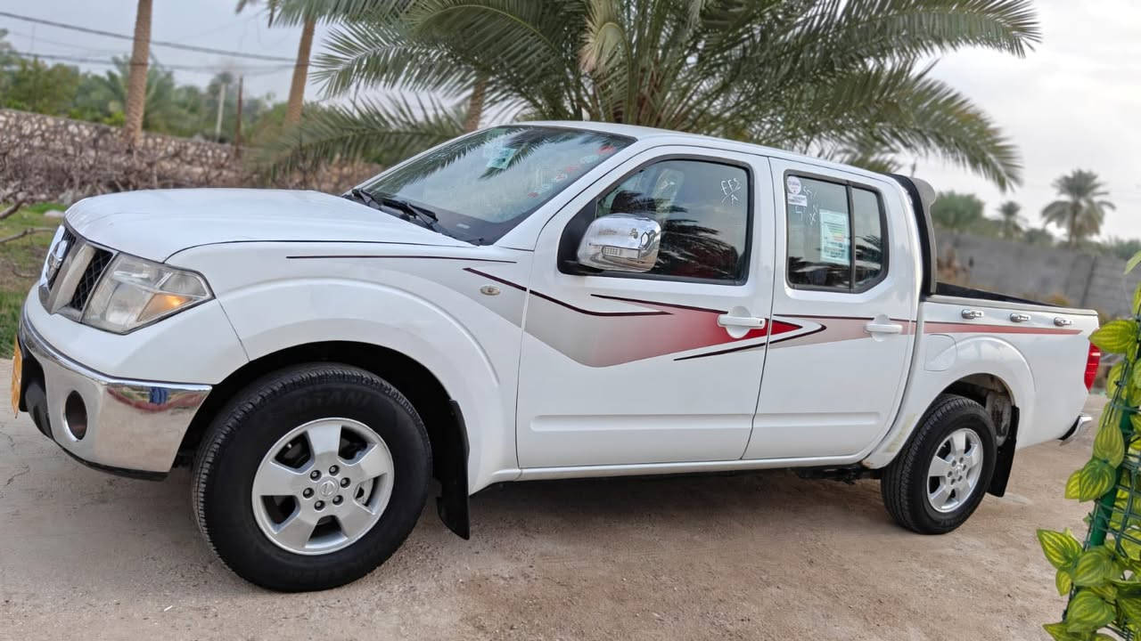 السلام عليكم للبيع نيفاره 2014 سياره كير ومكينه كفاله سياره حداديه جديده تخم تاير جديد سياره جاهزه من كلشي رقم أربيل الأماني تحويل وكاله مضمون سياره بيها صبغ خشم جملغ الأمامي وصبغ بل جملغ الخلفي من الهلال لحد حافت الباب من جوه اثر شخط بدون دواخل باقي كفاله. ومشرهن بل صور السعر118$      هاتف ***********
