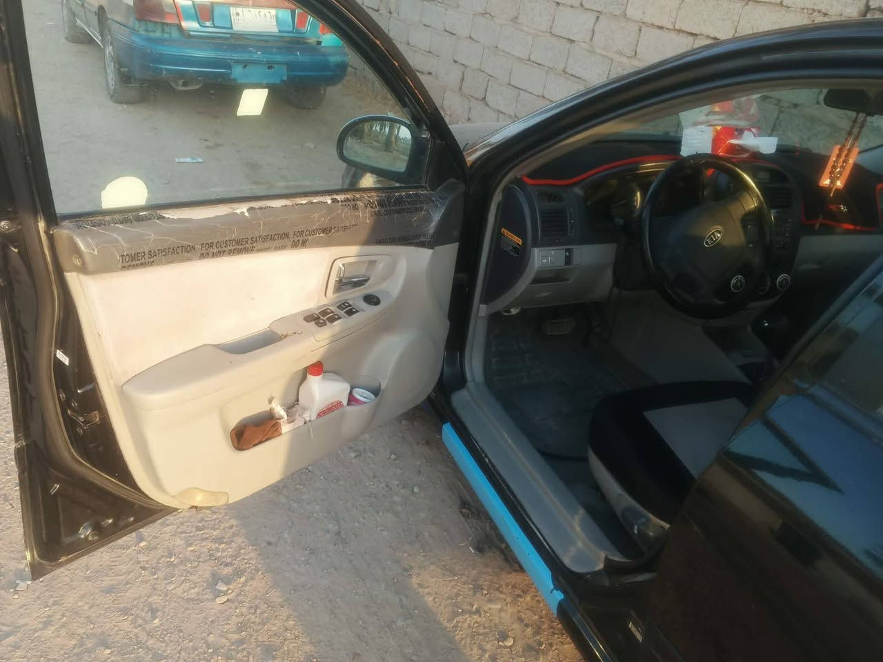 السلام عليكم كيا سبكترا ٢٠٠٧ محرك ٢٠٠٠  كير ومحرك جيد جدا تبريد كمبريسر عاطل فقط  وارد امريكي مصبوغه احزام ضربتها جاملغ الامامي الايمن رقم ديالى دولي مشروع وطني  السعر ٧٧ بيها مجال قليل العنوان بغداد حي العامل قرب دائره الكهرباء عل السريع هاتف ***********
