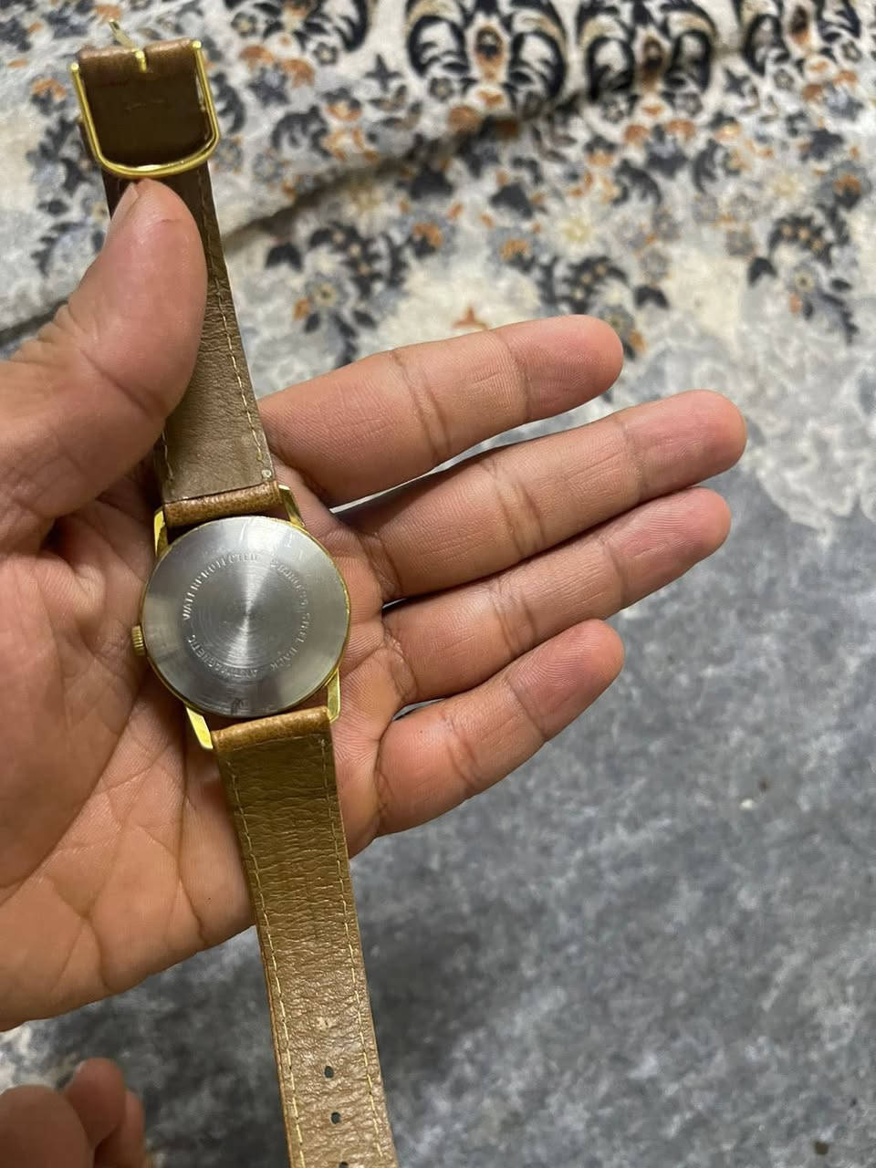 ساعه كوك واتماتيك نضيفه جدا قديمه السعر 150           ***********
