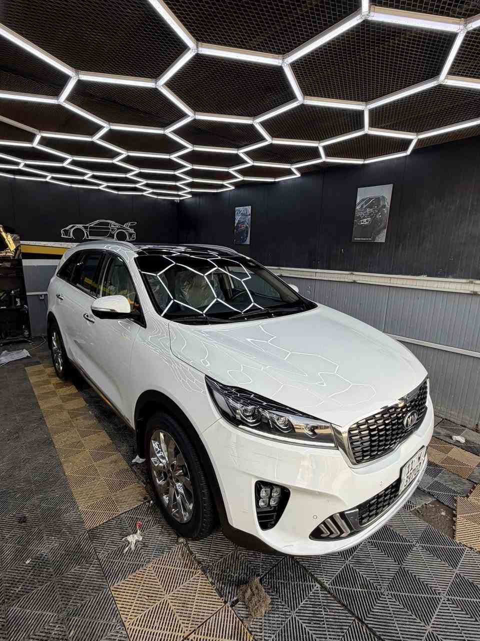 السلام عليكم
سورنتو 2020 خليجي للبيع فول مواصفات 1/1
ماشيه64 الف 
رقم بغداد بأسمي تحويل مباشر
مكفوله كفاله عامة من الصبغ بدون حادث
فوريل AWD 
6 سلندر
7 راكب 
بانوراما 
كشنات تدفئة وتبريد
هاند بريد بصمه 
اوتو هولد
مانع انزلاق
4 كامرات 360 درجة
شاشة كبيرة كار بلي
شاحن وايرليس 
 اريل نڤكيشن 
حساسات امامي خلفي 
تبريد 3 قطع 
صندوق كهربائي
 
السعر 268 ورقه وبيها مجال بسيط 
مكانها بغداد شارع فلسطين 
للاستفسار ***********
