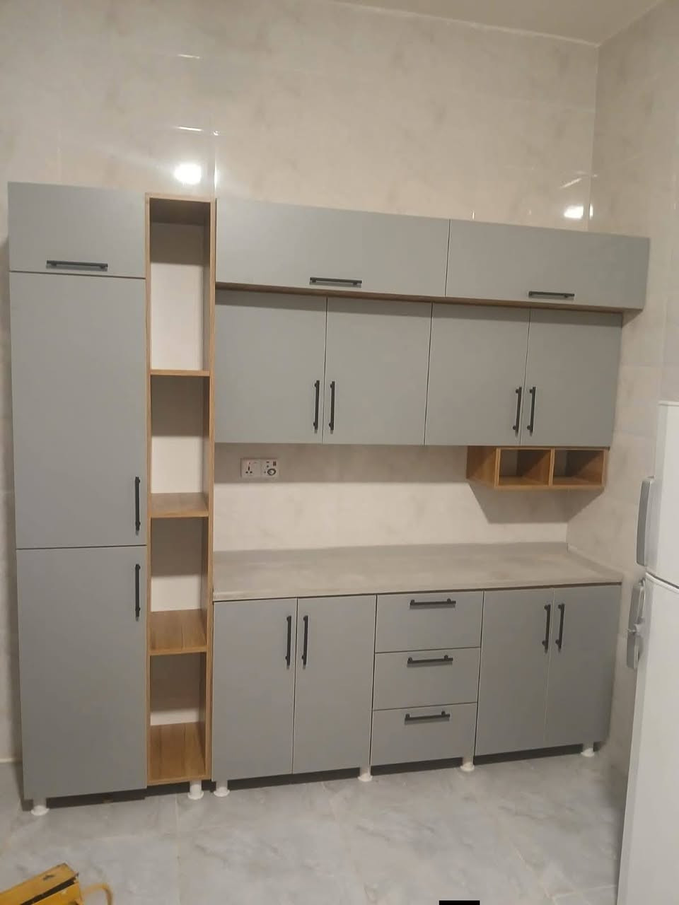 كل هذا الجمال فقط  700 الف
كاونترات ام دي اف خشب تركي مخصص للمطابخ نوع الخشب ضد رطوبه وضد حراره وضد خدوش 

 ضمان 5 سنوات***********
