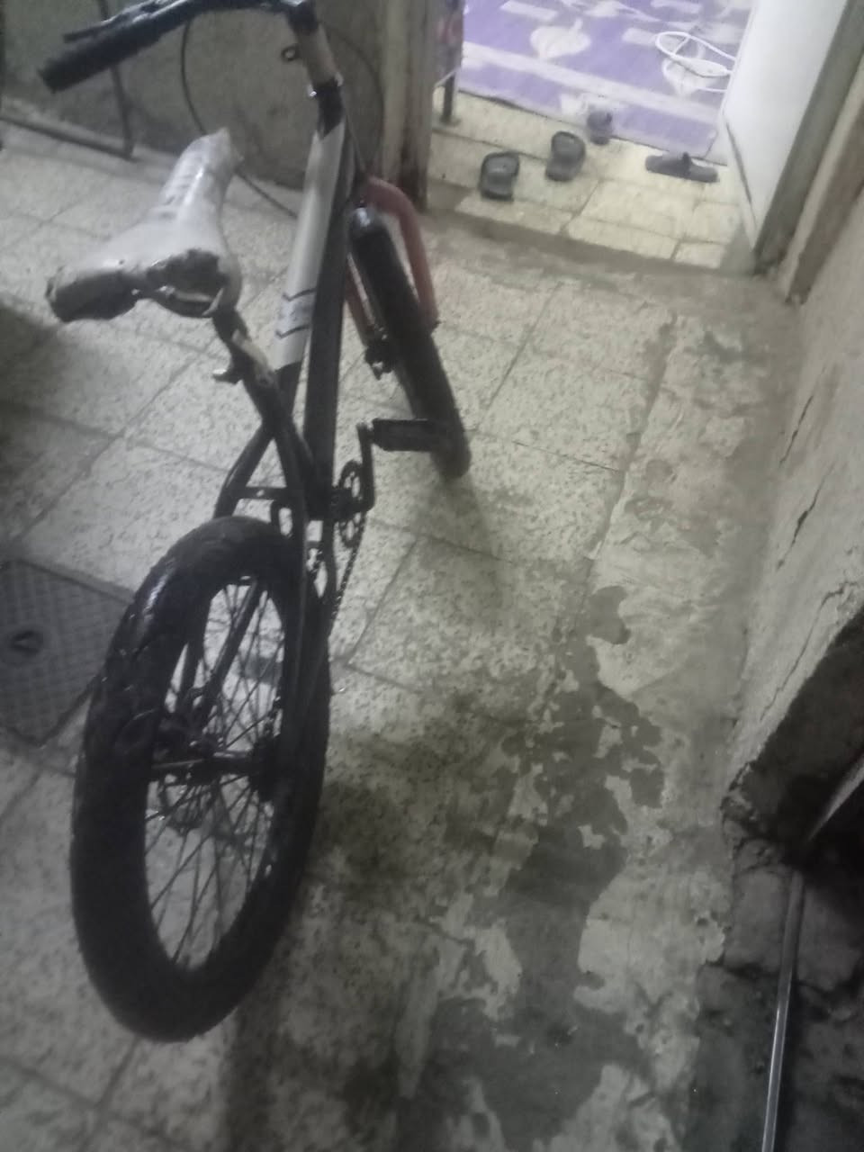 السلام عليكم باسكال البيع سعر 20 حجم 20المكان بغداد البياع الشرطة الخامسة قرب شارع المدارس الرقم ***********
