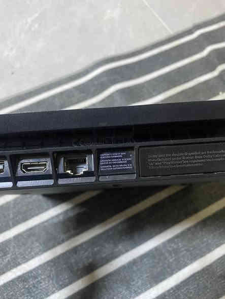 سلام عليكم بلي فور مهكر للبيع  ودركسون V9الجهاز ما مفتوح عل فحص هوه والدركسون السعر 350وبي مجال المكان نجف 
***********
