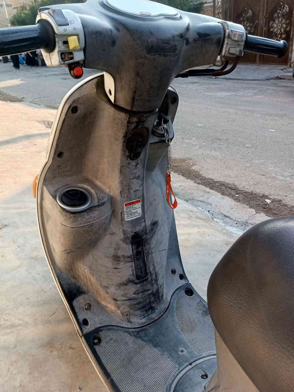 سلام عليكم دراجه للبيع فله ما مفتوحه بلاديه مابيه اي شي نكره سلف مكان بغداد بياع سعر 850بيه مجال ***********
