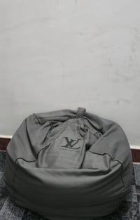 اريكة دائرية عددهن 3  السعر : 30الف  07724042240