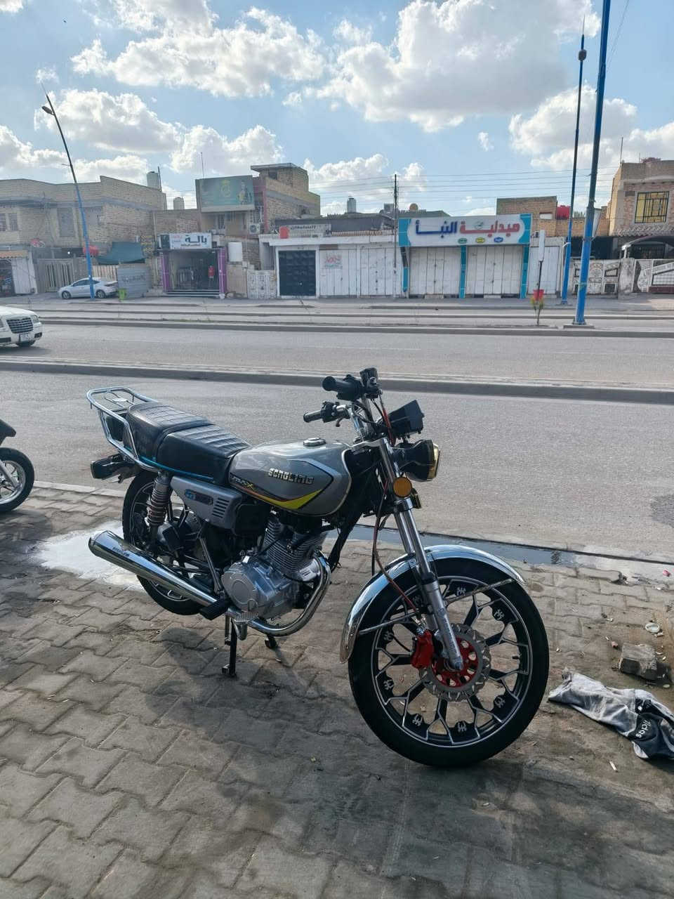 دراجه البيع موديل اوراق ٢١ طالعه بل ٢٤ كفاله عامه من كلشي راعيها ***********
