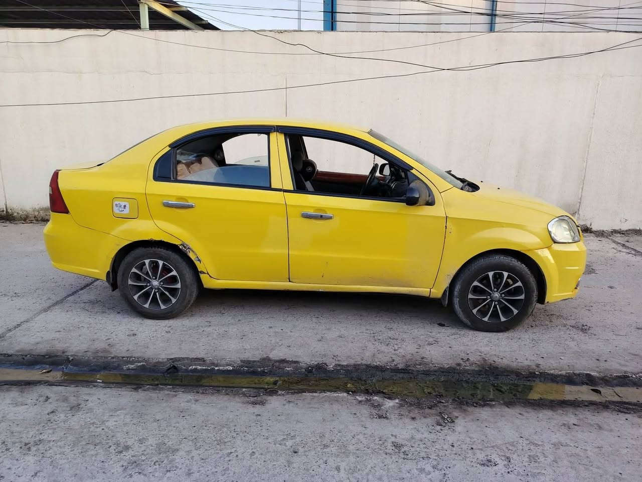 ✨ وصلت حديثاً إلى مكتب رهف 
خلينا نقدم لكم عرضنا المميز لهذا اليوم! 🚘💨
📋 تفاصيل السيارة:
🔹 السيار 🚗افيو
🔹 الموديل: 2007
🔹 الوارد:  كوري 
🔹 ناقل ⚙️شرط
🔹 المحرك:     شرط       🛠✅
🔹 الرقم: نينوه  تبريد ناقص غاز  كابون بانزين بيها تحويل ثاني يوم 
🔹 الضرر ( قطعتين تبديل بوند وجمالغ جهت سايق بدون دواخل شرط 
💸 السعر.43 وبيها مجال       عليها هيه 483
📍 موقعنا:   وترهم قصاد هم حسب القناعه
الموصل - حي الزنجلي - قرب مول دريم 📍🏢
⏰ أوقات العمل:
من الساعة 09:00 صباحاً وحتى 10:00 مساءً 🕘🌙
📞 للتواصل والاستفسار:
يسعدنا استقبال اتصالاتكم المباشرة خلال ساعات العمل:
📲 ***********
📲 ***********
🌟 مكتب رهف.. اختياركم الأمثل لسيارة العمر! 🌟
