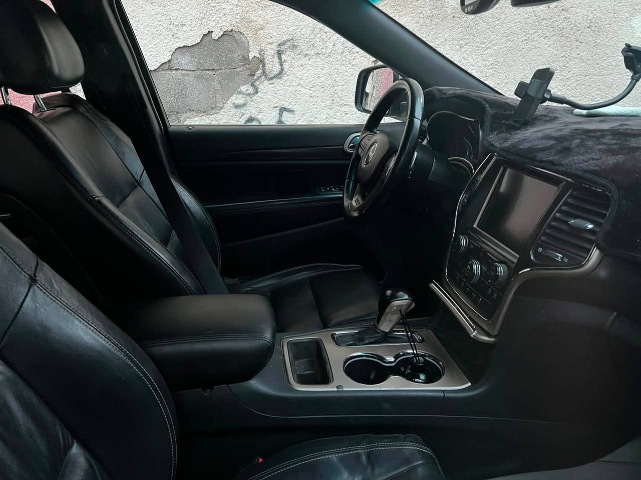 جيب مديل 17 مراوس اب سورنتو ابيض صور الحادث موجوده السيارة جاهزة من كل النواحي
*********** لمراوس فقط بسورنتو من 16 وما فوق
