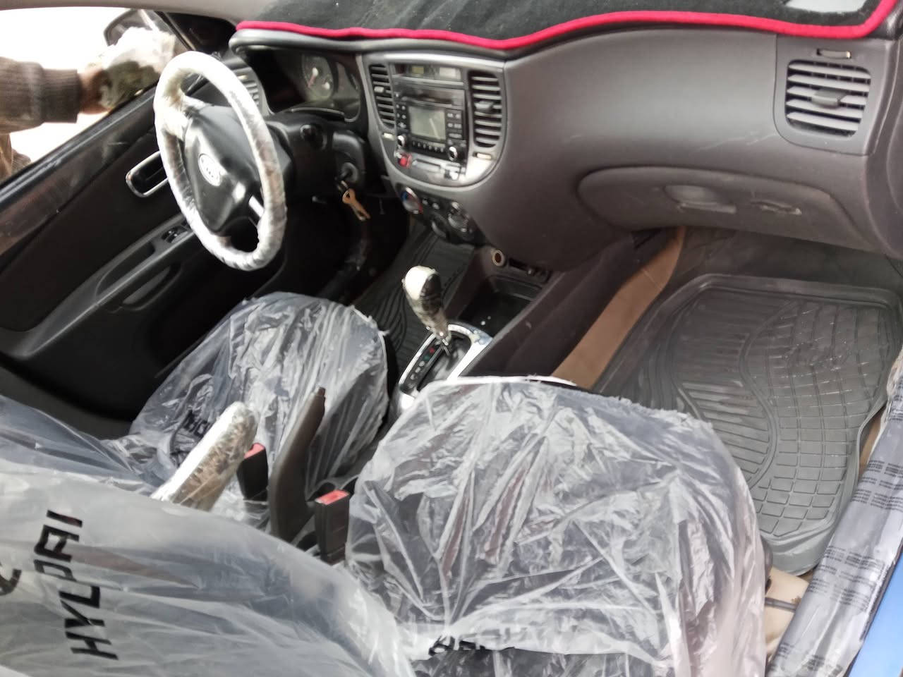 السلام عليكم للبيع كيا ريو موديل ٨ رقم نجف بأسمي مصفره هيئة وغرامات ضرر جاملغ خلفي بدون دواخل محرك كير صدر شرط تفاصيل اكثر اتصال *********** ك*********** مكان السياره موصل الهرمات
