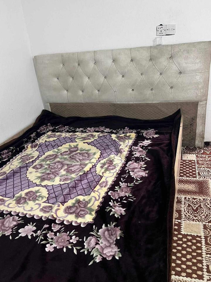 #غراض_بيت_للبيع📌👇🏻
مثل الصور شوفهم للاخير كلهم ب٧٥٠ الف وبيهم مجال✅
العنوان #اربيل_قرية_سينارة📍

#ملاحطة💡 البيع كامل ماكو مفرد #اعتذر👍


**إذا كنت صاحب هذا الإعلان وتريد حذفه لأي سبب، رجاءا أرسل رسالة إلى الدعم الفني**