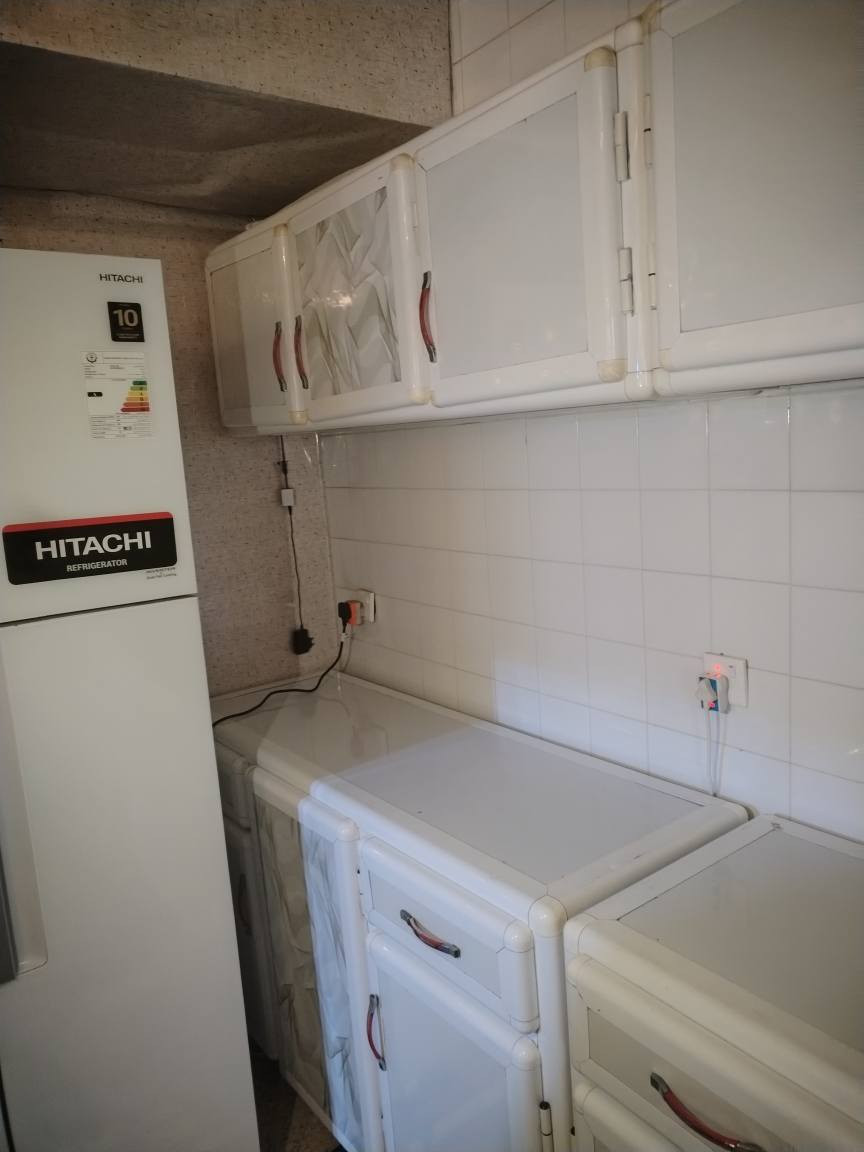 كاونتر 7 قطع ب 400 ومجمده حجم 16 نظيفة كلش ب 220 للاتصال ع *********** كركوك, العراق
