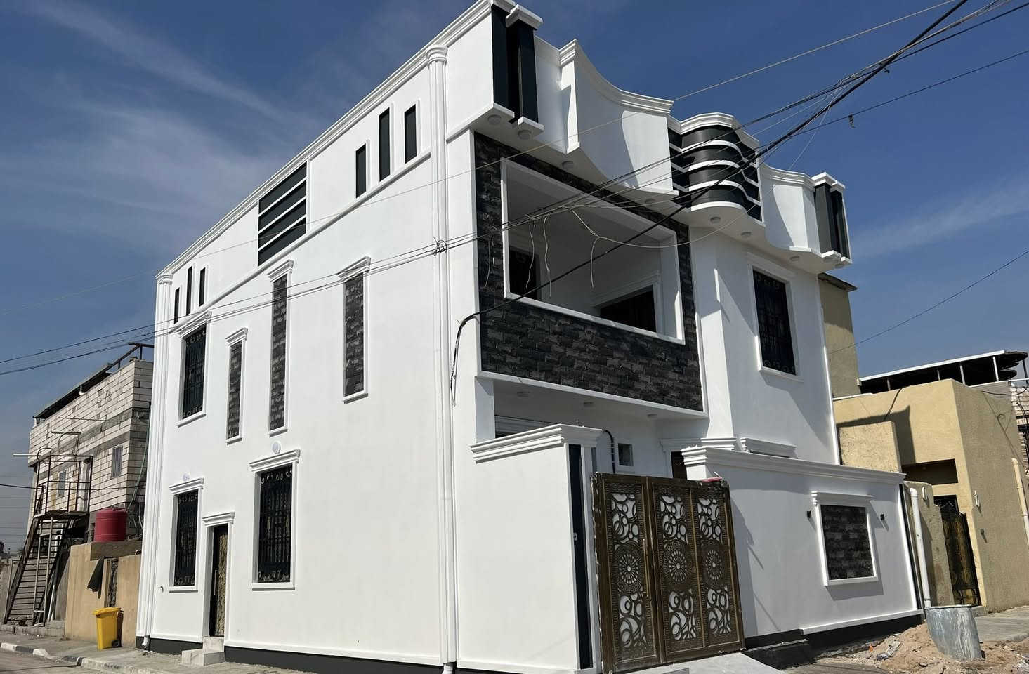 سلام عليكم مستعدون لبناء المدارس والمجمعات السكنية في محافظة البصرة *********** بإدارة حجي محمد
