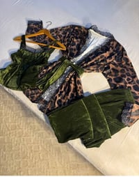 ملابس • تخفيضات • توصيل جميع المحافظات