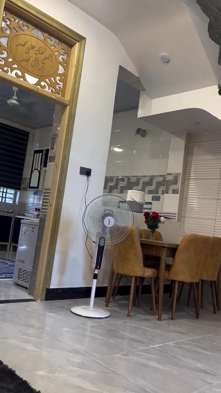 السلام عليكم بيت للبيع عنوان ورديه خارج قريب عاشارع العام مساحته ١٥٥بناء حديث عايز ستاره وبيتونه وتطبيك درج ***********
