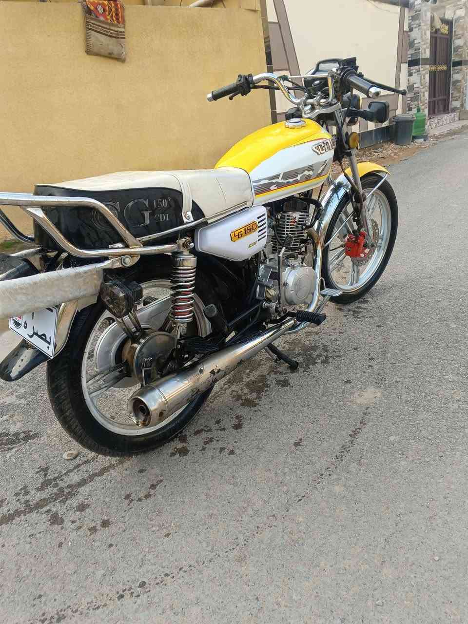 السلام عليكم دراجه سيفان للبيع موديل 24 نضيفه شغاله كله المكينه 150 ناعمه ونضيفه الكهربائيات كله شغاله نضيفه وخير من الله السعر خاص مكاني ديالى الخالص الرقم *********** متواجد خاص ❤
