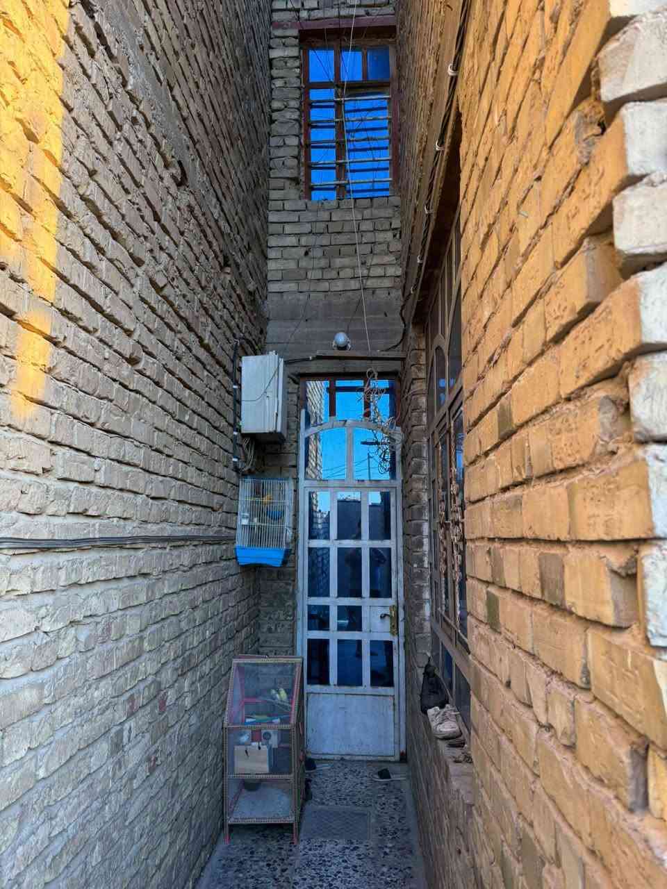 سلام عليكم
بيت مساحته (75متر) طابقين كامل مكمل البيت نفه مو محكم 5×15 + + تشجير 
عنوان البيت الحريه حي سلام نهاية شارع 20 خلف ملاعب  فنجان او مسبح بيت شوي بي نقوصات 
للاستفسار    
*********** نتشرف بيكم❤
