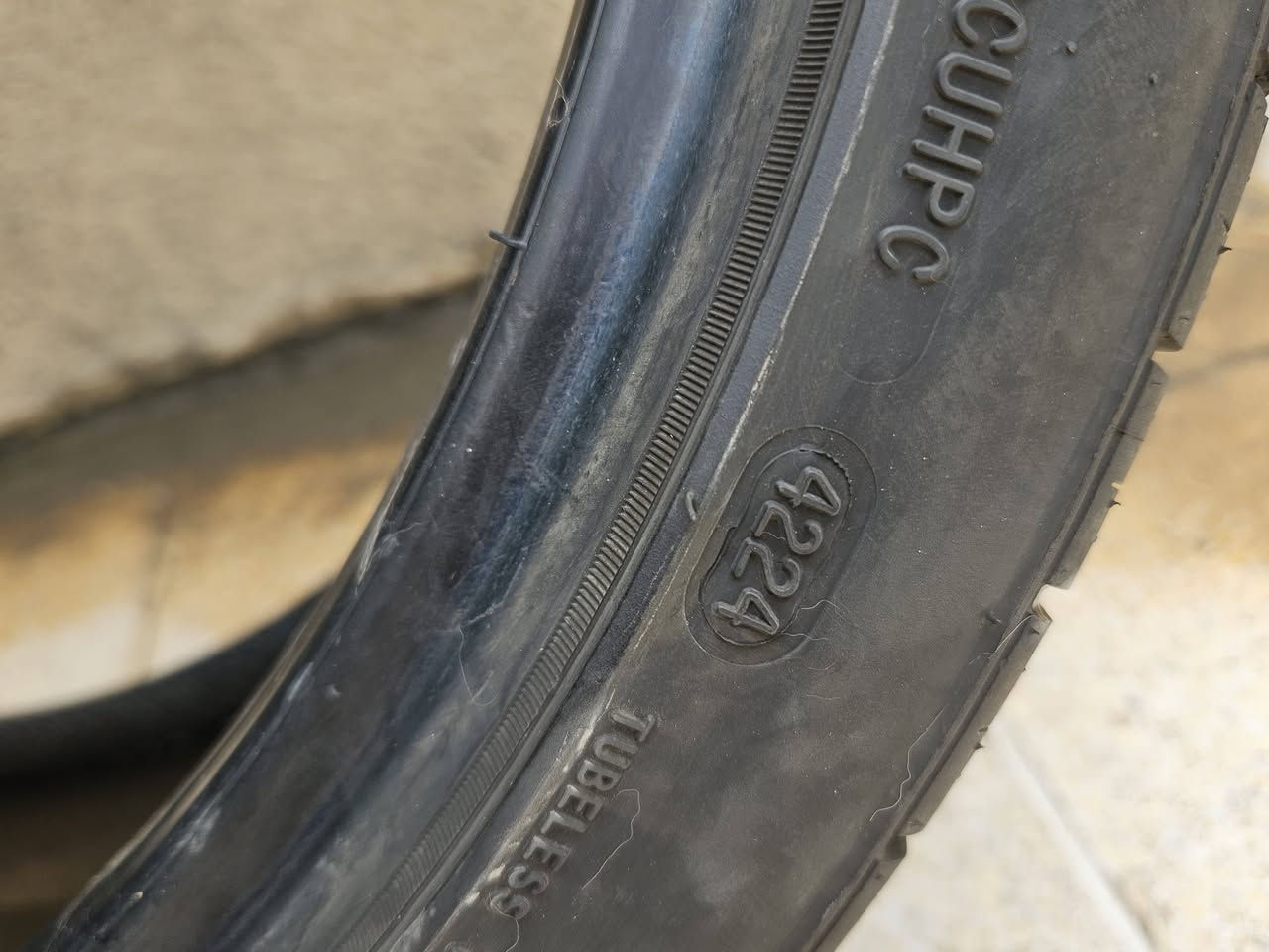 السلام عليكم شباب
تايرات ٢ عندي تك امامي تك خلفي

الامامي 225/40 R19 والخلفي 255/35 R19

الماركة Furtuner اندونسي

سعر الزوج الجديد مشتري ب٢٥٠ الف

الاثنين انتاجهم ٢٠٢٥  واقل من ١٠ الالف كيلو ماشي عليهم

ابيع الواحد على ٧٥ الف

مكاني يغداد كرادة خارج


**إذا كنت صاحب هذا الإعلان وتريد حذفه لأي سبب، رجاءا أرسل رسالة إلى الدعم الفني**