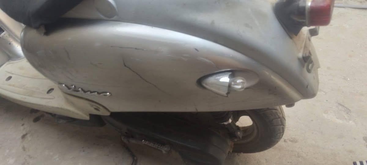 السلام وعليكم دراجة كلاسك لبيع كلهه شغال لايت شاير هورن كيلو متر شلهه معدل صات اكسل مابيهه ١٨٠قفل بكاني بغداد الحسينيه ***********
