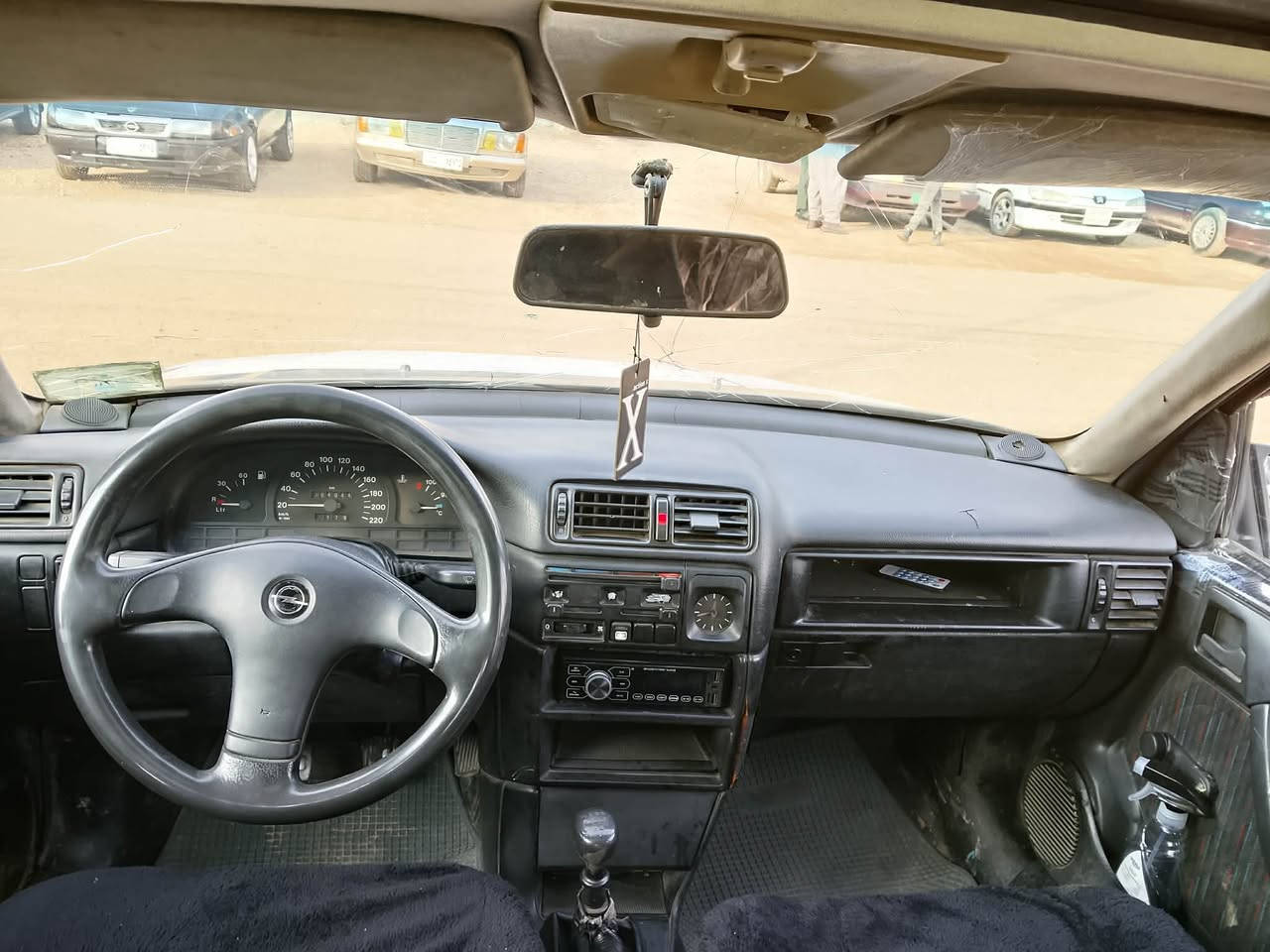 ئؤپل فيكتراي ١٩٩١ 
ئارم بلاستيك سليماني 
مةكينة ١٦ ي قايش پان 
دةعامي بؤ دةعامي بة شةرت 
جركة و ١٠٠ دؤلاري فري بدة 
دةعم ليدراوي خايس موس براوة بة شةرت 
سبوغي تازةية 
جوار تاية ويلي تازةية 
گةرمي و فلجة و كارةباي 
لايت و بةگلايتي نوي بو بةستراوة 
كامل سةيارةكة تةئمير كراوةتةوة 
هيج كوشن و دةرگايةكي نةشكاوة 
سةيارةكة نمونة جوانة 
شوين كؤية 
***********
***********
نرخي ٢٤ گةلا و مةجالي كةم كويسينجاك, أربيل
