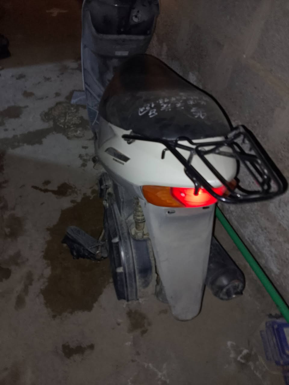 دراجه ادرس ياباني ادير وماتشتغل السعر 250 وبيه مجال قليل موبايل ***********
