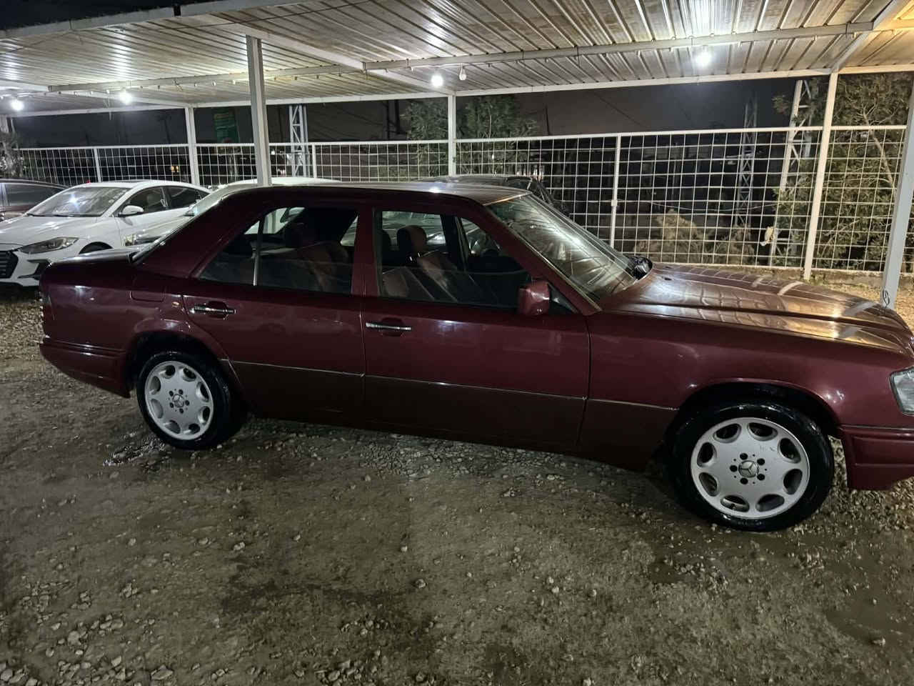 سلام عليكم شباب 
دب موديل 93 
مكينه خراطيم نوزل المرغوب  كير ديفور 
تبريد ثلج 
داخل ما روني جديد. 
تخم تاير  
حداديه جديده 
منظومه بانزين جديده كله 
سياره بيه حزام صبغ 
كله بلادي 
جاهزه ماعيزه برغي***********
