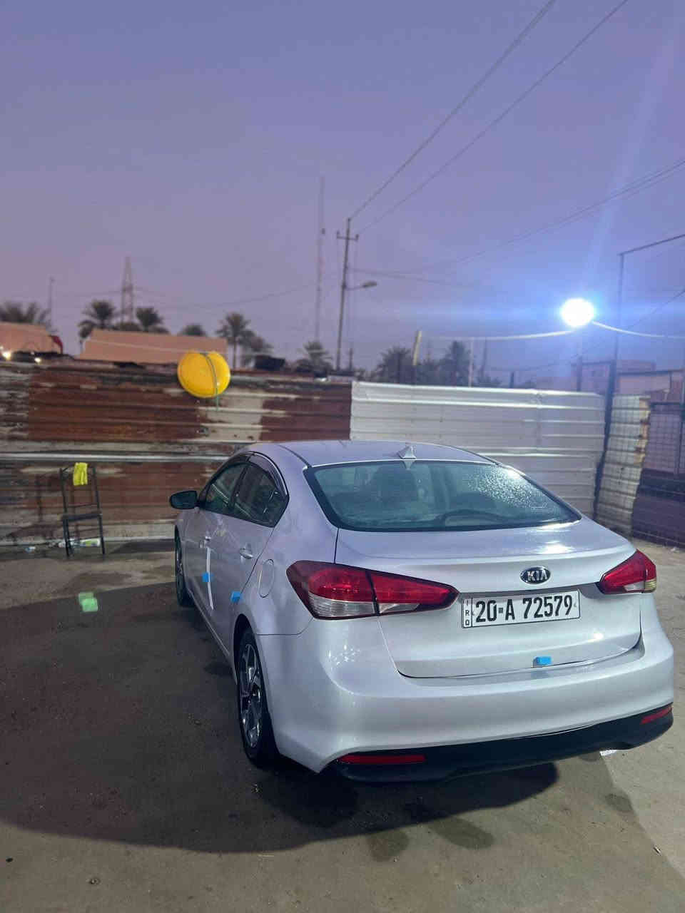 السلام عليكم كيافورتي 2017سيارة جاهزة كيرمحرك تبريد صدر تخم تاير سيارة جاهزة مناقصهه برغي شغل واطلع وين ميعجبك بيهه صبغ جاملغ امامي نصه وبنيد نصه وقبق جنطه حادثهه من امريكا السعر108للتصال***********و***********منضومه زنون اصليه شارع نهار. وراد كندي حادثهه من امريكا قبق جنطه فقط بغداد, العراق
