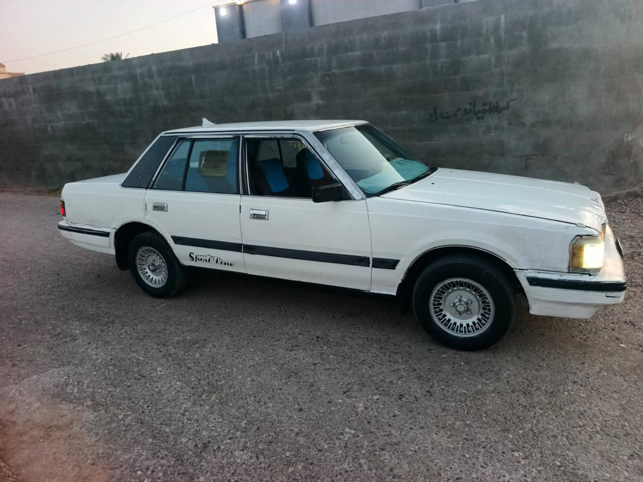 سوبر موديل 85 رقم الانبار مشروع وطني سنويه عظم لسنه 28 كير محرك بطه شرط داخل جديد طخم تاير جديد صدر جديد كهربائيات شغاله مسجل شغال السعر 30 وبيها مجال قليل ومراوس يرهم مكان السياره الشرقاط// *********** // ***********
