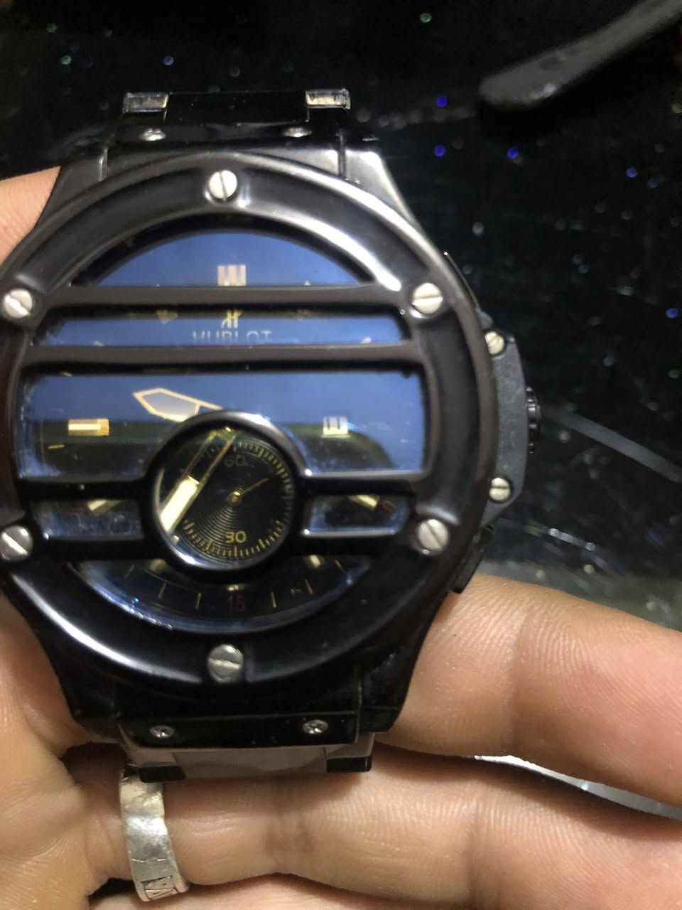 اي ساعه تعجبك ما عليك بس تتواصل خاص معى صوره الساعه


**إذا كنت صاحب هذا الإعلان وتريد حذفه لأي سبب، رجاءا أرسل رسالة إلى الدعم الفني**