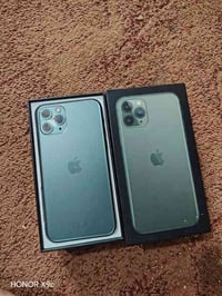 ايفون 11 برو للبيع ذاكره 256 بطاريه ٦٨ الجهاز كله شغال الجهاز مامفتوح ...