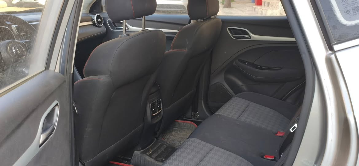 MG ZS موديل 2023 للبيع
* موديل: 2023
* صبغ وكالة 100% (بدون أي صبغ)
* بدون حوادث
* حالة ممتازة جداً
* محرك اقتصادي بالوقود
* جير أوتوماتيك
* شاشة لمس
* كاميرا خلفية
* حساسات خلفية
* مثبت سرعة
* تحكم بالمقود
* تشغيل ذكي (حسب الفئة)
* داخلية نظيفة جداً
* تواير بحالة جيدة
* جاهزة للاستخدام وما تحتاج أي مصروف

📍الموقع: دهوک

💰السعر: ( 117$ ) بیها مجال

📞 للتواصل: (***********)
