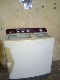 غسالة نظيفة كلش غسل و تنشيف ولا داخله تصليح السعر 75 وبيها مجال تواصل ...