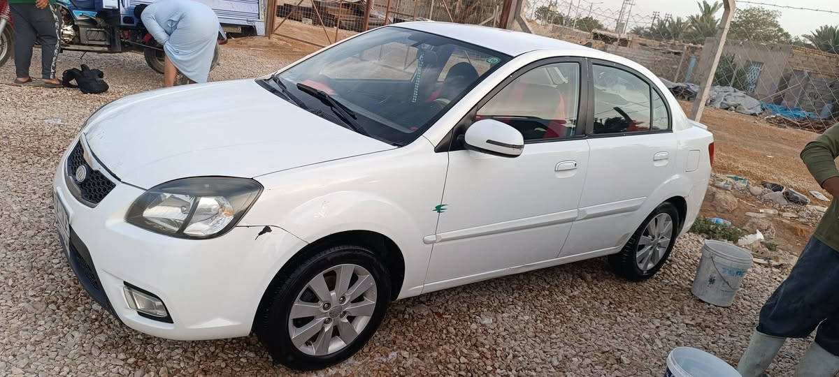 السلام عليكم كية ريو 12
1600
حدادية جديدة
تخم تايرات 
تبريد 
 السعر 78
للتواصل ***********
مكاني مشخاب
