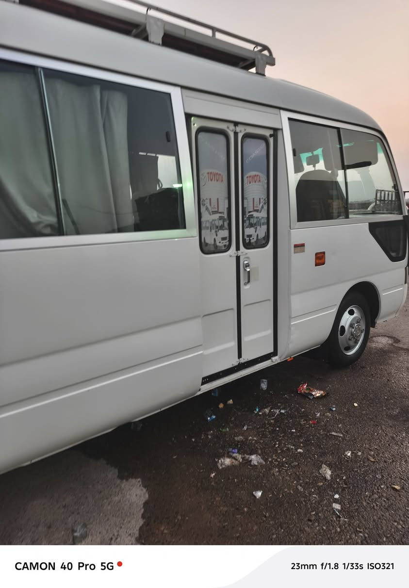 سلام عليكم كوستر للبيع موديل 16كفاله عامه جاهزه للخير رقم بغداد بسمي تحويل ثاني يوم مصفره هيئة وضريبه السعر 390وبيهه مجال مكان السياره العماره الاتصال ع رقم ***********
