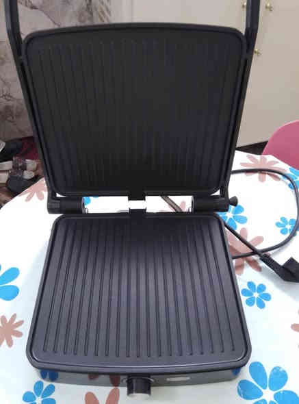 للبيع جهاز كابسه صاج حجم كبير وجهاز كليجه استخدام قليل جهازين اريدهن ب ٣٥وطبلات كبيره و٤صغار ب٧٥ الاستفسار على الرقم او خاص 
***********
