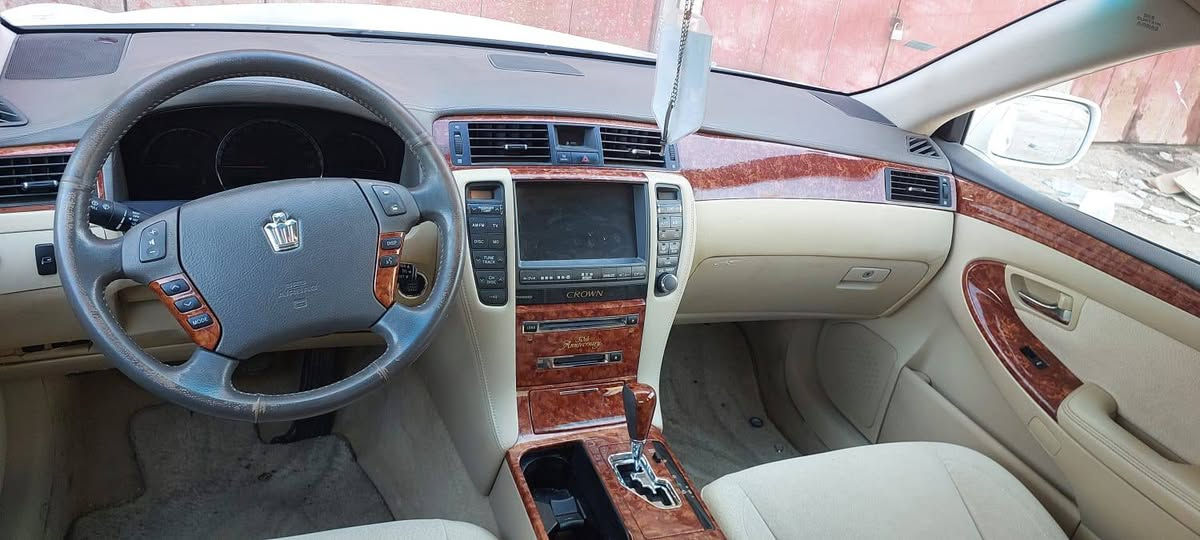 شاهينه 2005 ادوات
فول مواصفات عدا الجلد 

فتحه ثلاجه 

3 قطع تبريد 3 بردات 

مكفولة كفاله عامه جديده 
ماشيه 45 ألف 

بيه تصليح ب داير الجنطه 

سعر 62 بيه مجال 

***********

مكان فلوجه
