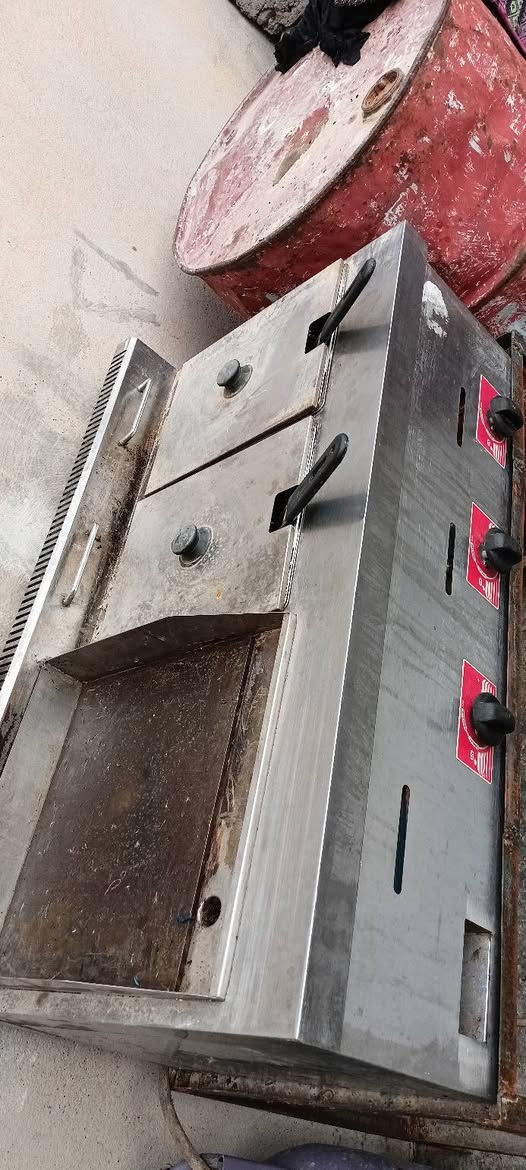 گريل للبيع ب 200 شغال شرط 
***********
***********
