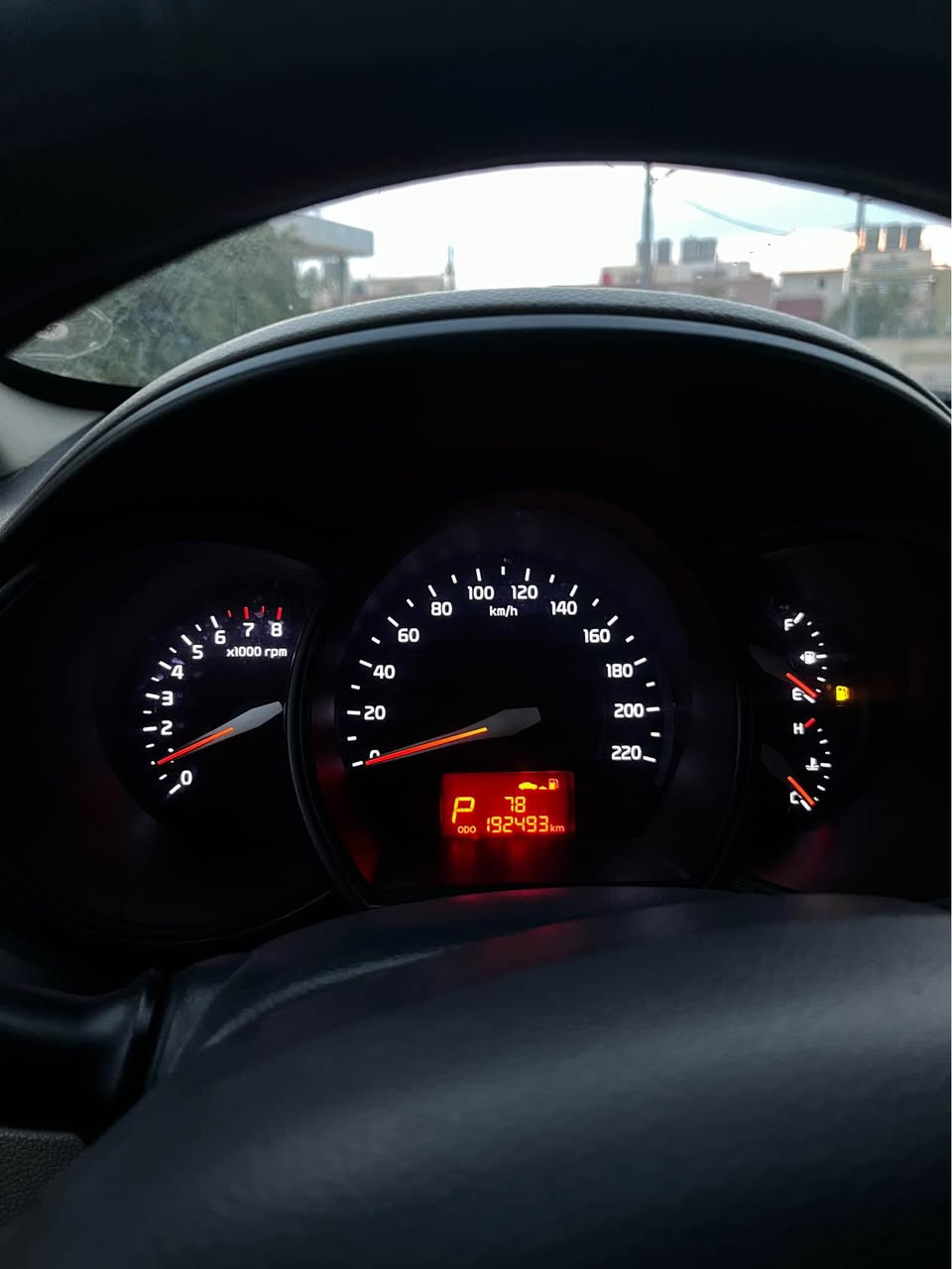 کیا ریۆ 2017  خەلیجیە سەیارەکە بێ بۆیاخە بەس دوو جی سەرتە کوتیی هەیە نرخی ١٠٣ وەرقە و ماجالە  ژمارەی موبایل ***********_***********_ Singapore
