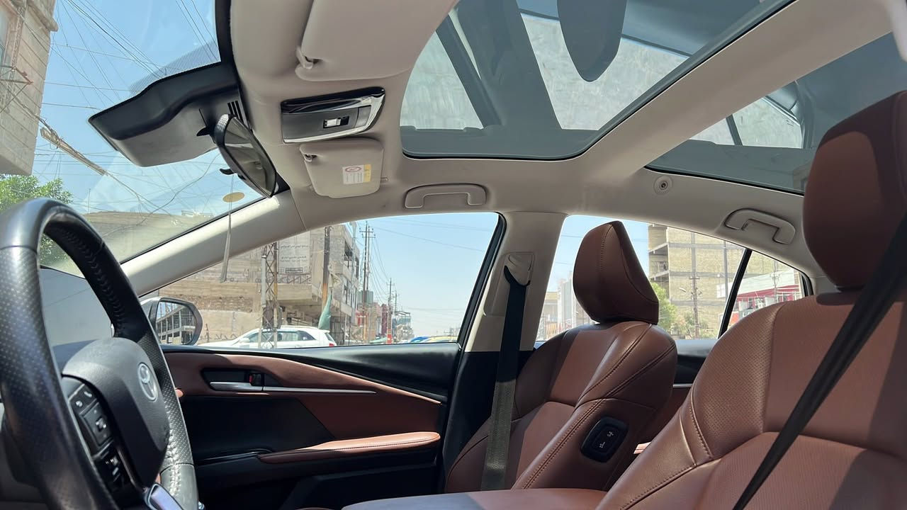 السلام عليكم للبيع كامري 2024 الشكل الجديد وارد صيني بيها ملاحضات بسيطه وبيه فطر بسقف الزجاجي تخم تاير جديد والسياره بدون اي عطل الوارد الصيني تجي مناك الشاشه تطلب تبديل بس كله شغالة ***********بارد فقط في الجاملغ الايمن
