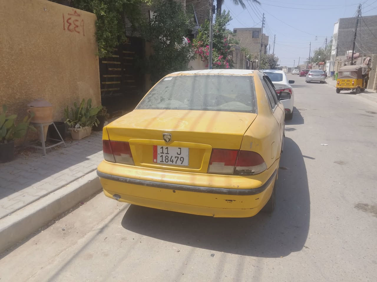 السلام عليكم سياره شغاله كير ومحرك فرنسي دواخله نضيف تبريد جان بي ليك وسويته فقط غاز يرادله السياره باسمي مصفره هيئه وغرمات الكشر كدامك عوزه زوج تاير امامي وزوج لوي مال دبلات  السعر 20 وبي مجال حك الجيه //***********
