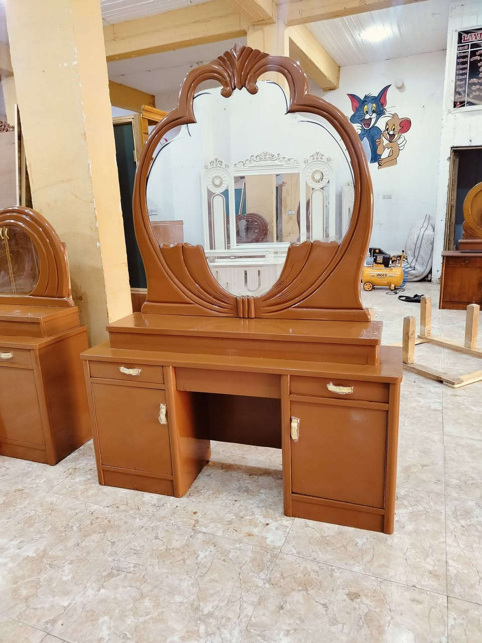 السلام عليكم غرفه مستخدمه عنوان واسط العزيزيه سعر 450 يوجد واتساب ***********
