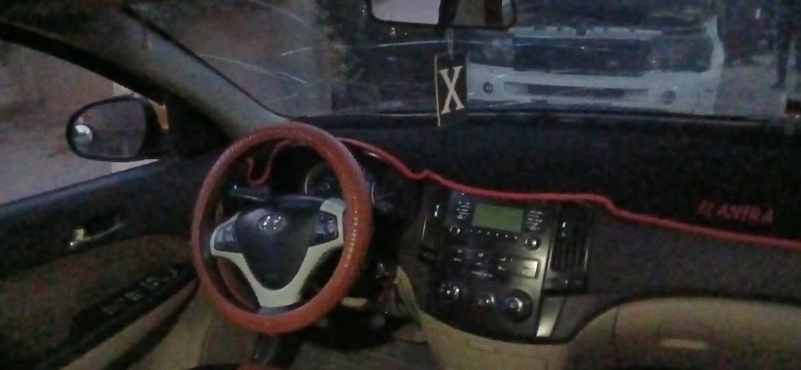 سلام عليكم عندي سيارة النترة ٢١٠ مديل صفرة رقم بغداد شرط تحويل مراوس هم بسيارة خصوصي مراسلة على رقم التالي***********
