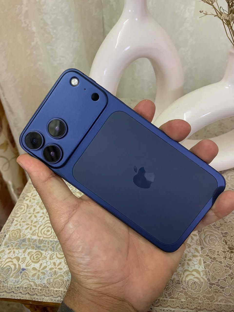 ايفون Xs max
محور 17 برو ماكس 
اذكره 256 
بطاريتة 81
فقط كامره خلفيه ماتشتغل 
باقي كله مكفول 
للبيع فقط 
مكاني بابل المركز 
سعره 225 
اتصال 
***********

