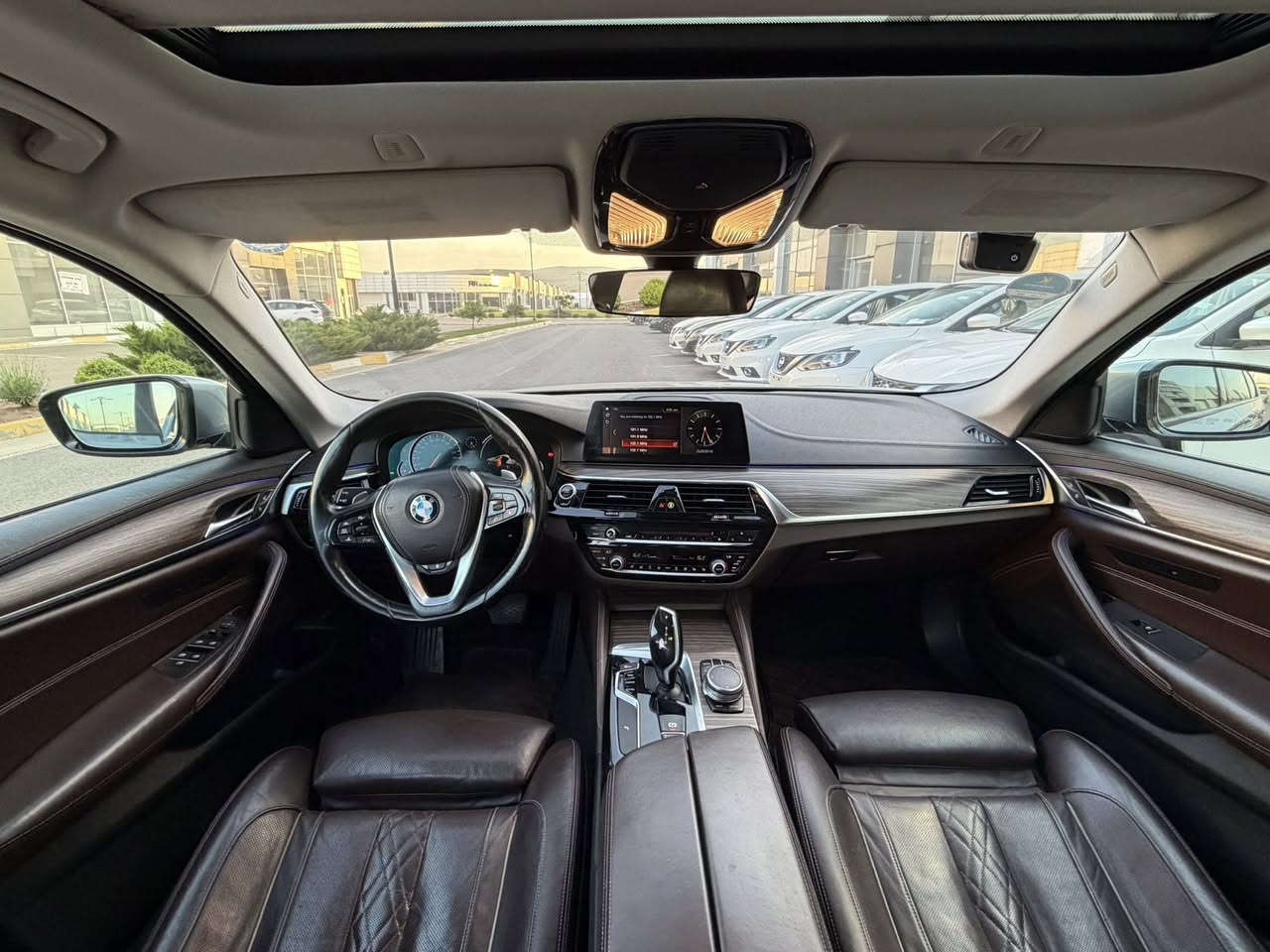 2018 Bmw 530i.   محدث2023 
Km:98000
*********** لتواصل
العنوان: السليمانية كوردستان موتورز شركة برزاي دابان
