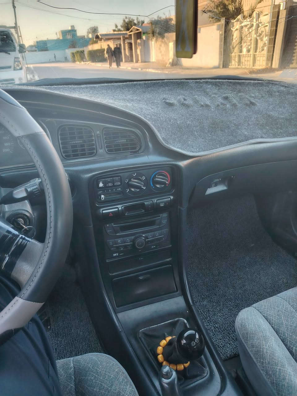 السلام عليكم
سوناتا تو ١٩٩٤
جاهزة گير مكينة ١٨٠٠ مفتوح المرغوب بيها بداية صرف محرك نشط لحد الان مامفتوح 
سيارة بلادية بدون صبغ
كلها على وضع الشركة 
كهربائيات ماملعوب بيها ابد
استخدام شخصي ٨ سنوات عندنا وباسمنه
من العبيدي لحصيبة فقط
كهربائيات شغالة
دوشمة جديدة تخم تاير جديد باتري جديد سلف بلادي مال حاوية جديد 
كمبريسر بلادي موجود تبريد نقص ماعرف شنو
گشرها بلادي نظيف مثل ماموضح بالصور 
سنوية ٢٠٢٨ باسم أخوية
سيارة ناعمة ونشطة دهن وبنزين فقط الجناي يعرف نعومة السوناتا النظيفة
السعر ٤٤ وبيها مجال بسيط بدون مراوس

#ملاحظة جماعة ثلاثينيات مابيع بهيج سعر ماترهم لاتحرجني ولا احرجك 
شراي وتعرف بالسوناتا وتعرف البلادي النظيف يسوا أتصل وحياك الله 
مكاني ناحية العبيدي القائم
***********
