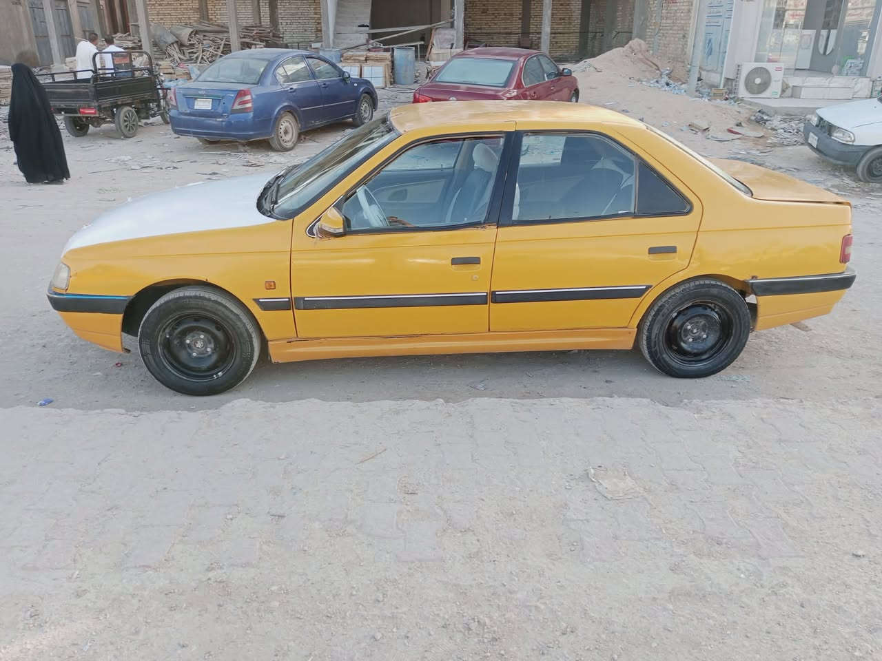 سلام عليكم بيجو للبيع 405مديل 15السنويه 28مصفره هيئة عليه 100بس محركه بيه بخار حداديه جديده استوني شاده مكاني ديوانيه الحمزة الشرقي السعر 18الشراي يخابر أو بيه خير او يدلل ***********
