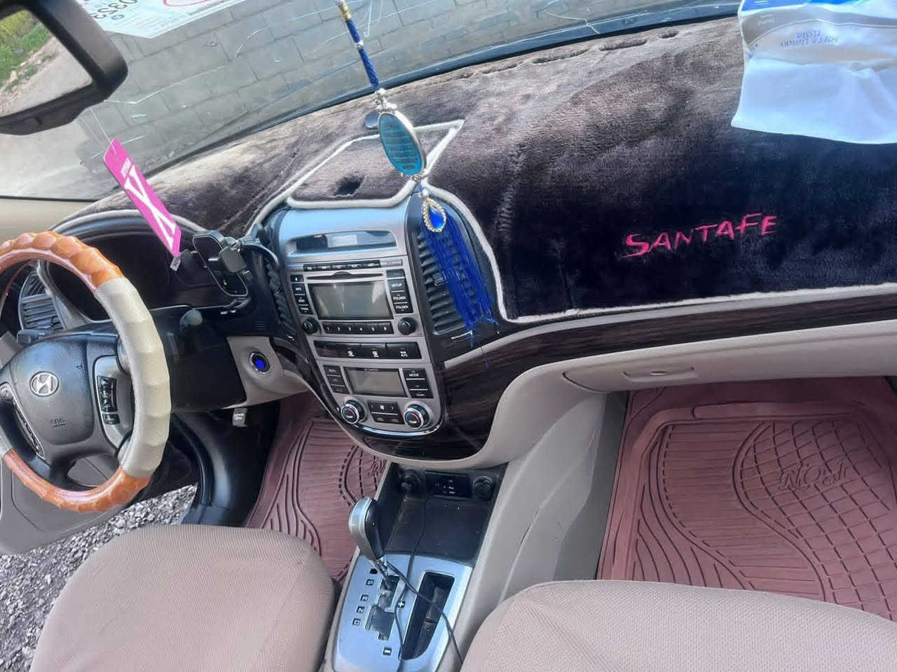 السلام عليكم
بيع هونداي سنتافي موديل 12 خليجي كفاله عامه

الموصفات

1-ثلاث قطع تبريد + تدفئه✅

2- فتحه سقف(بنراما) ✅

3- سبعه راكب✅

4- ثلاجه وسطيه✅

5- دفع رباعي ( فورويل)✅

6- مري شفط✅

7- كامره خلفيه✅

8- كير ومكينه كفاله عامه مامفتوح✅

9-كشن كهربائي ✅

10-بصمه ✅

11-سته سلندر ✅

12- محرك 3.500 ✅

وبعد هواي مواصفات بيها معروفه السياره بمواصفاتها

تخم تاير جديد

ملاحضه: سياره بدون حادث

سونار موجود بيها

وين مايعجبك روح افحص

سياره احلى من الصور بهواي نصبتهة حلوه جدأ

سياره حره تحويل ثاني يوم

 المكان واسط النعمانيه

رقم ***********
