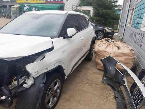 السلام عليكم 
سيلتوز ٢٠٢٢ وارد كوري اني مستوردها
مواصفاتها حلوة ١٦٠٠ تيربو رقم بغداد
السيارة بصمة تشغيل وابواب وتشغيل عن بعد وترحيب
مري شفط
شاشة كبيرة
تبريد بيانو
هاندبريك بصمة واتو هولد
مانع انزلاق ومنحدرات
كشنات جلد 
وتدفئة كشن 
تدفئة ستيرن
رادار امامي وجانبي ونقطة عمياء 
حساس ورادار خلفي وتنبيه وتوقف ذاتي عل بگ 
لايتات زينون بلادي وماطور تحكم لايتات
بلوجكتر زينون
لايت عالي ناصي اوتو
تحديد مسار
كروز تثبيت سرعة سمارت
٦ وضعيات قيادة
حادثها  موضح بالصورة ميكانيك مكفول وشغالة جانت
والجامرلغ تبديل بلادي نفس اللون وشويه بنيد
السيارة مابيها اي نقص 
مكان السيارة بغداد
السعر ١٤٥$
*********** بغداد
