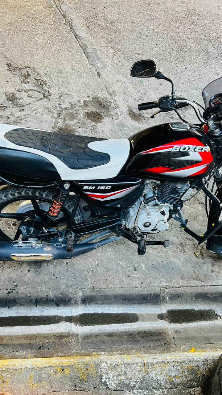 سلام عليكم دراجه بوكسر لبيع سعر 2100بي
 مجال قليل *********** مديل 23
