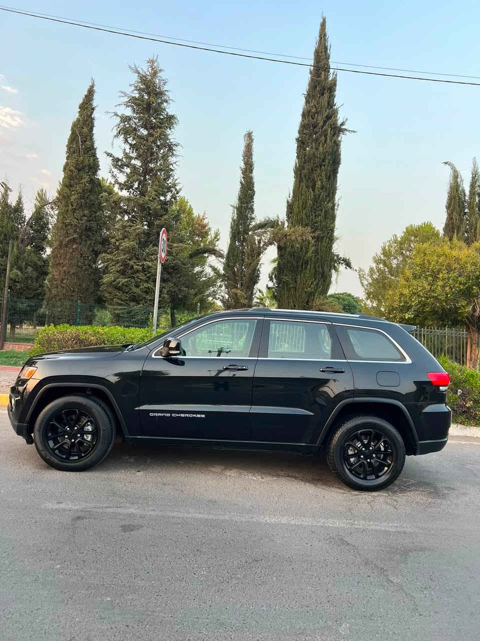 سلام عليكم
Jeep Laredo 2016
فول مواصفات فقط شاشة صغير 
كشنات جلد
فتحة 
فور ويل 
شاشة الكتروني 
سيارة جديد مابي ربع دينار مصرف 
بدون ضرر سيارة فقط شبرين بنيد صبغ 
بدون دواخل بدون ارباك 
ماشي ١٢٥ الف 
سعر ١٧٩ ورقة مجال 
مكان اربيل 
واتساب ***********
